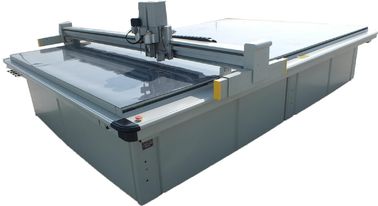 Composite Cloth Fabric Cutting Machine High Speed With Materials Conveyor Belt