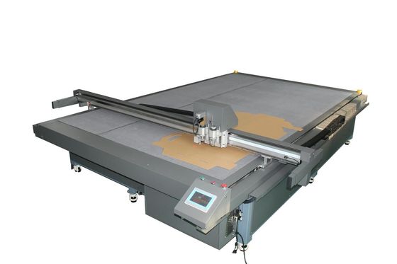 শক্ত কাগজের বাক্স, ঢেউতোলা বাক্স, দোদুল্যমান ছুরি সহ পিচবোর্ড বাক্স এবং ক্রিজিং হুইলের জন্য বড় বাক্সের নমুনা কাটার মেশিন